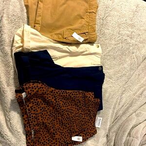 Old Navy Lot of 4 pair of 2x shorts NWT